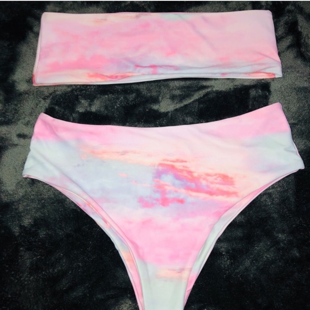 Strapless bikini
